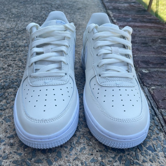 Youth Nike Air Force 1 Low Pale Ivory Sea Glass Sneakers - Picture 3 of 10